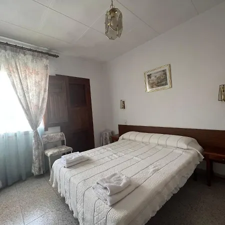 Inn Hostal Sant Llop *