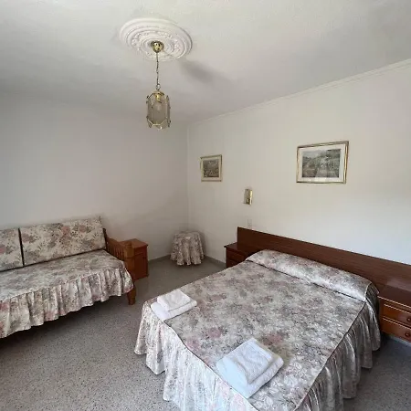 Inn Hostal Sant Llop *
